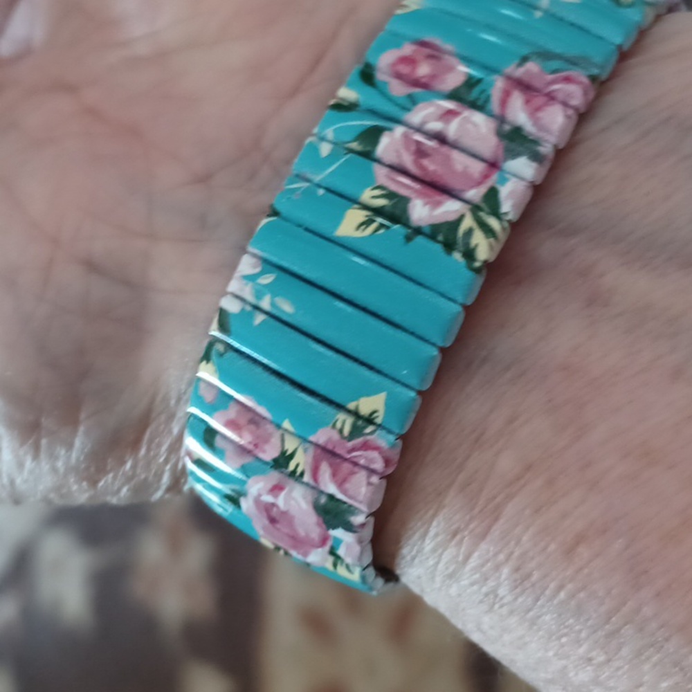 Watch - Picture 2 of 3